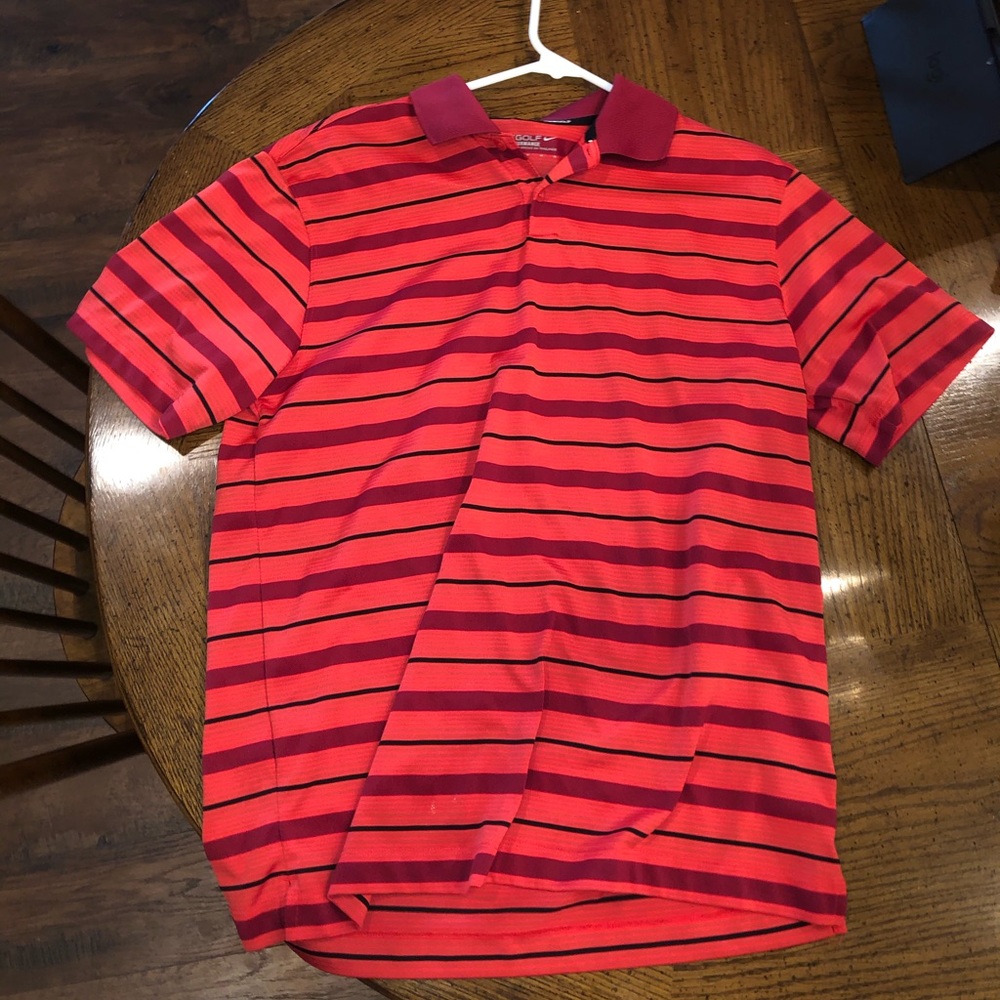 NIKE GOLF T SHIRT